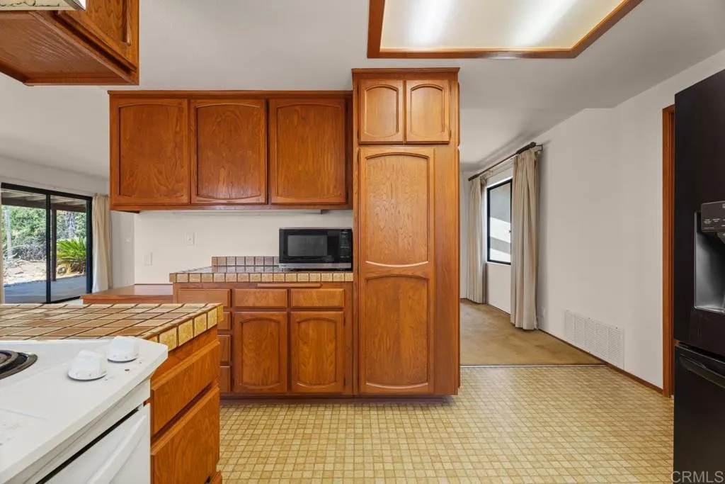 https://cdn.realtyfeed.com/cdn/127/306778811/2f5a6a22e93ca2de7abe77eb700a659a.webp