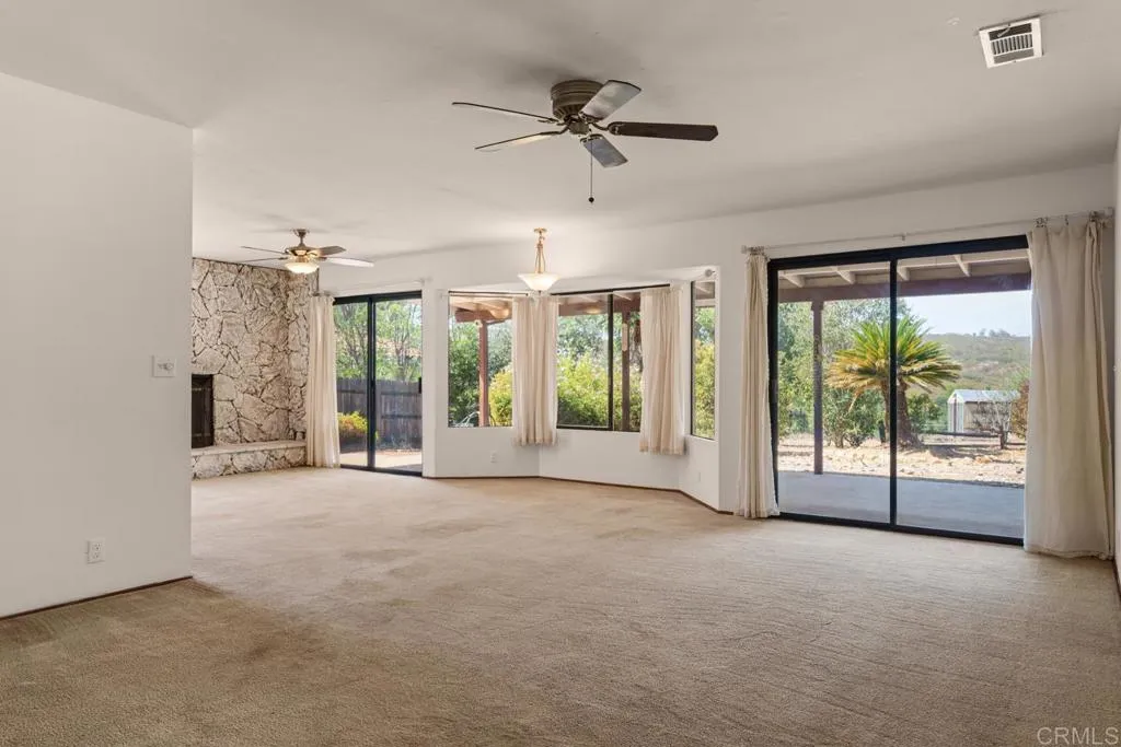 https://cdn.realtyfeed.com/cdn/127/306778811/c6939d77e869066993bfe80e15afdcd4.webp