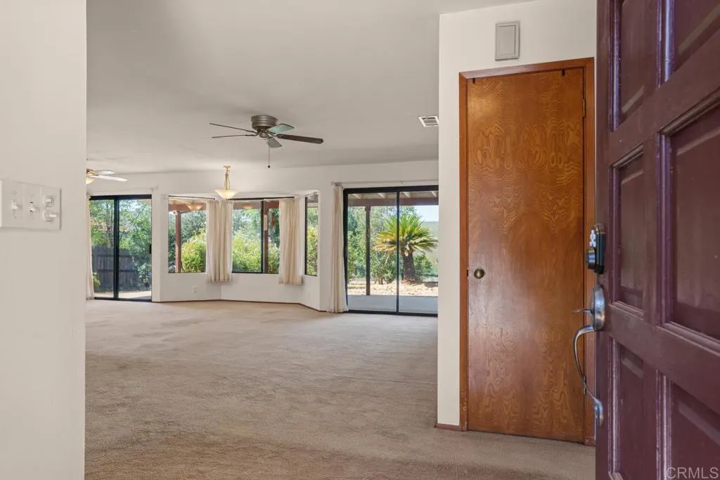 https://cdn.realtyfeed.com/cdn/127/306778811/ccbf4cf409275f5ace75488f11453c14.webp