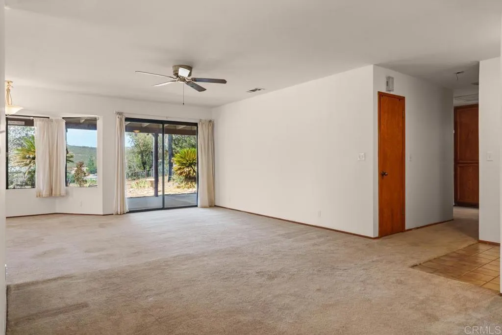 https://cdn.realtyfeed.com/cdn/127/306778811/e79b30c24c31792a7ba4c2017a27aa04.webp