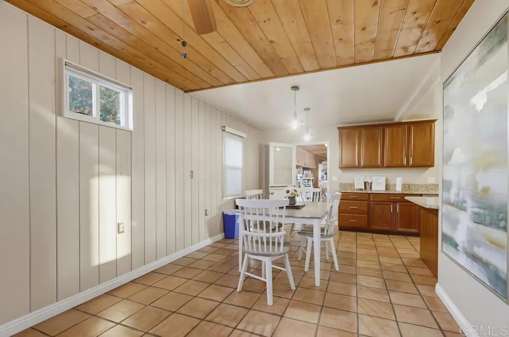 https://cdn.realtyfeed.com/cdn/127/306778813/87ecffed07719772df35f5b5ee984e3e.webp
