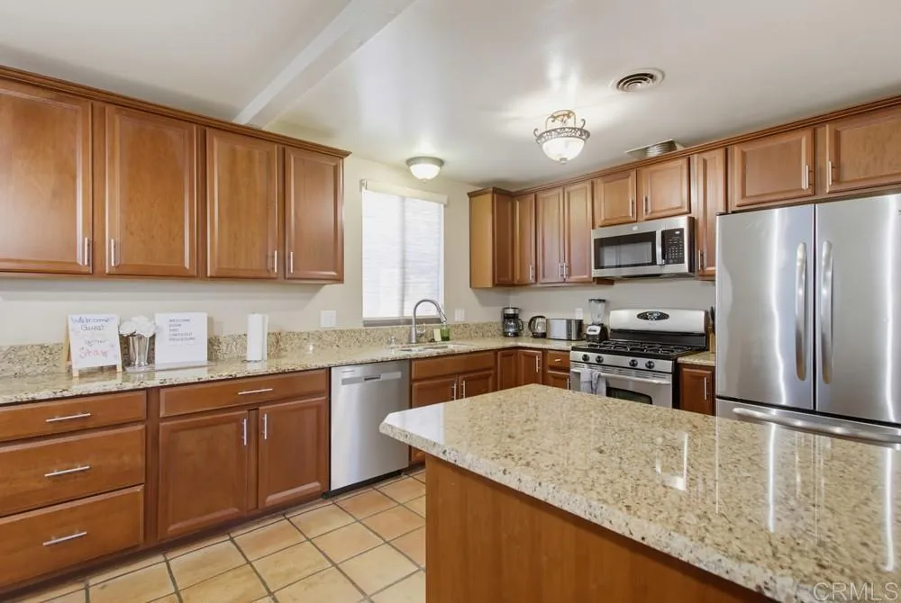 https://cdn.realtyfeed.com/cdn/127/306778813/e6bce9e60ffc2bea2c06e1005a9bb531.webp