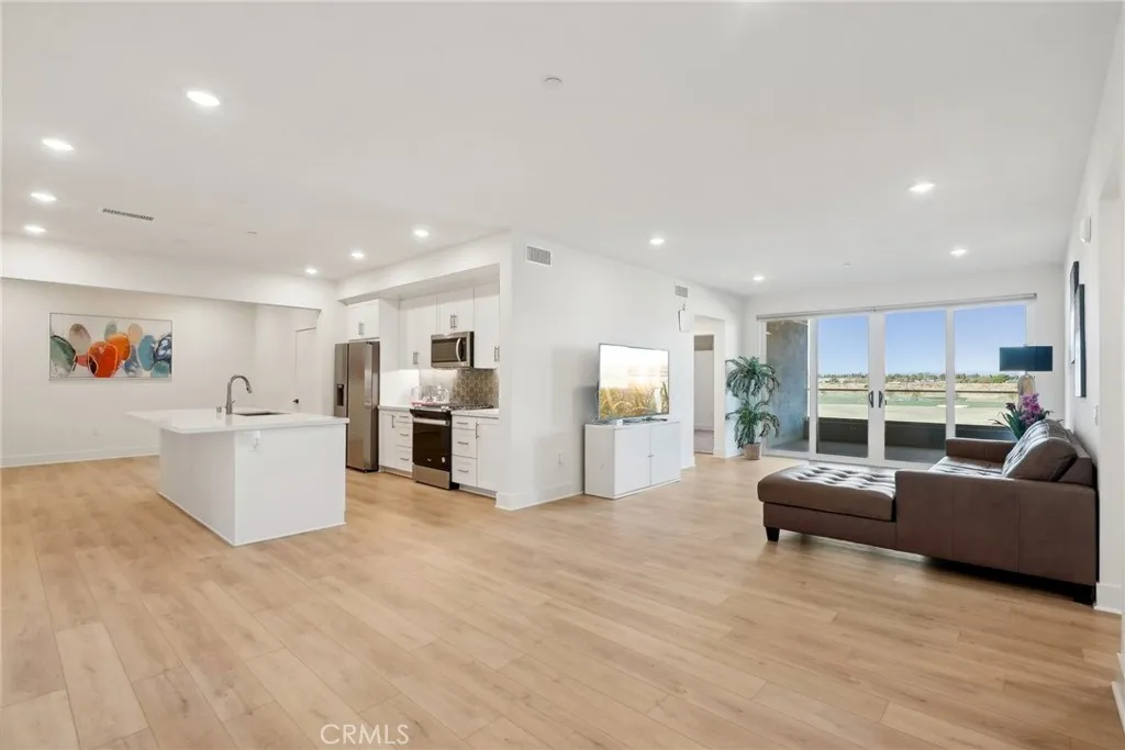 16123 Dawn Way Unit 303, Tustin, CA 92872 - Photo 5 of 35, Tustin, CA