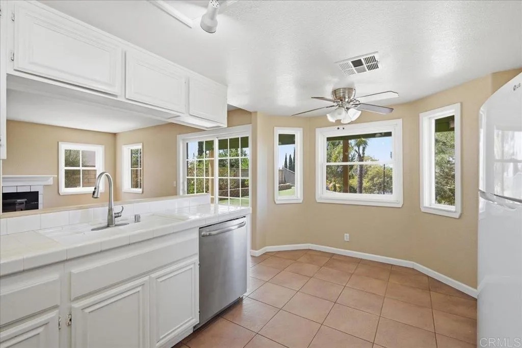 https://cdn.realtyfeed.com/cdn/127/306778927/21da5807d0dd867021a1e851c9ba1b62.webp