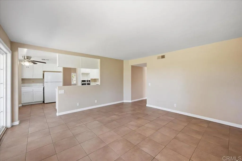 https://cdn.realtyfeed.com/cdn/127/306778927/2bb6d9d8175d553dff059395a213404a.webp
