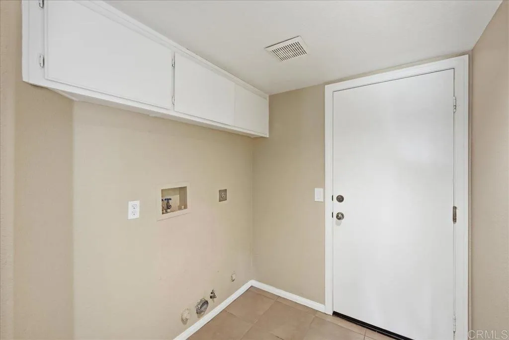 https://cdn.realtyfeed.com/cdn/127/306778927/501d35808e951c51ae575c962ddbf1e3.webp