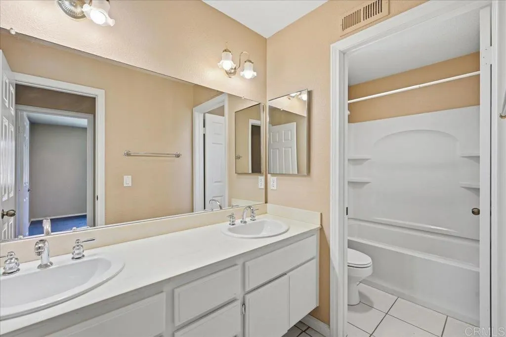 https://cdn.realtyfeed.com/cdn/127/306778927/ce0bf7769251167e08cc6eb882b812d4.webp