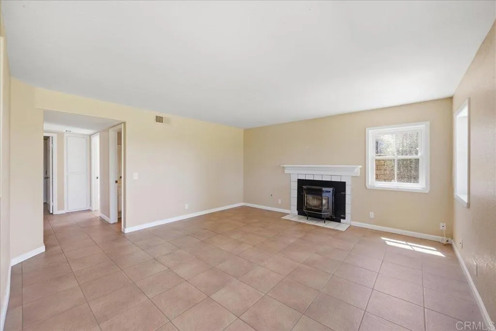 https://cdn.realtyfeed.com/cdn/127/306778927/ddf11015c8b2608bd46f0503e85c4be2.webp