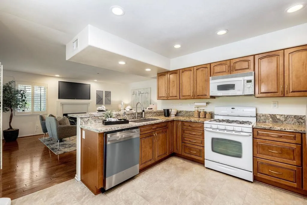 https://cdn.realtyfeed.com/cdn/127/306778940/a468285df4024353aaf4fc144964ca36.webp