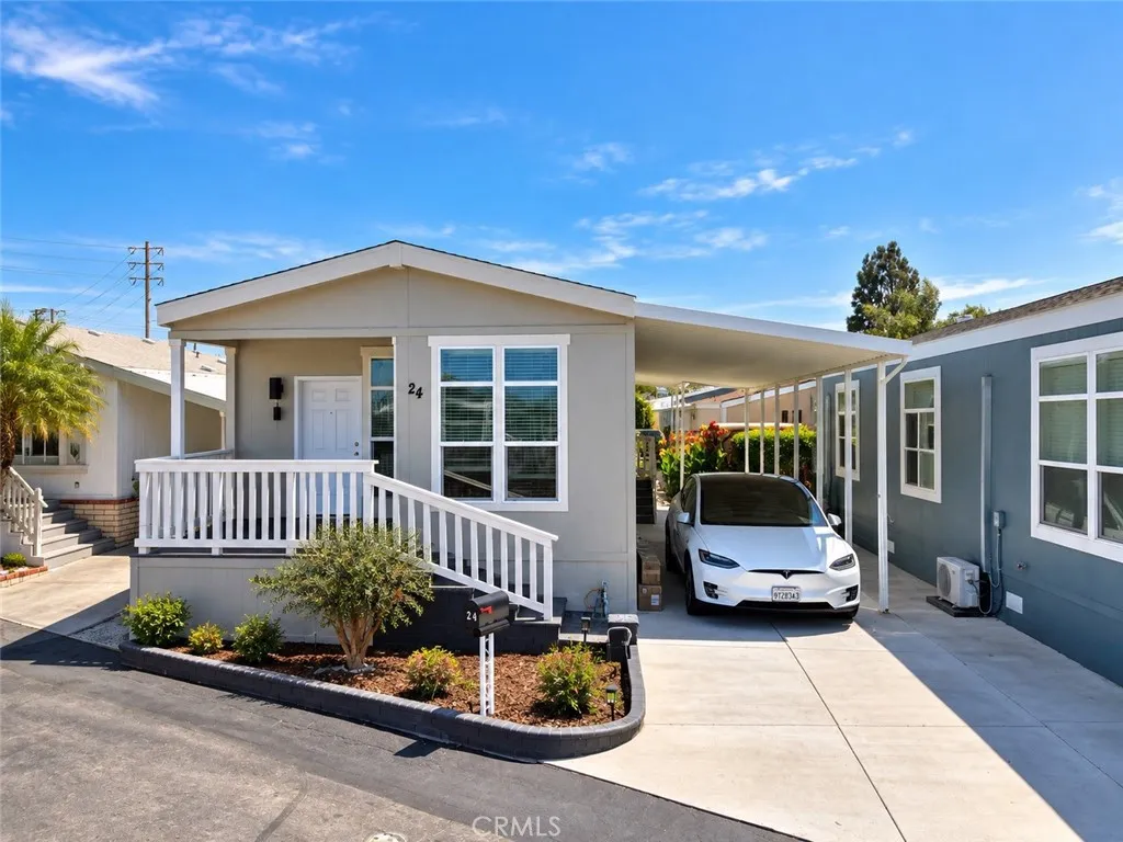 Costa Mesa, CA 92627