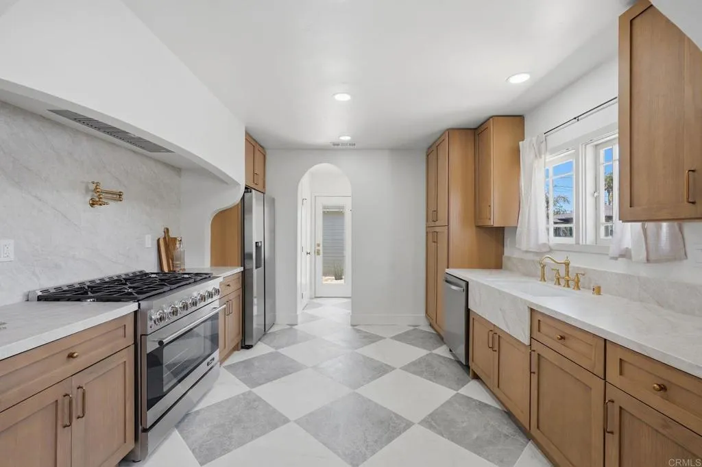 https://cdn.realtyfeed.com/cdn/127/306779045/328c198cb74091a6a9012cb9a3cc3782.webp