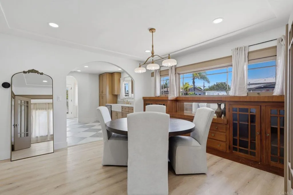 https://cdn.realtyfeed.com/cdn/127/306779045/55204f24bd81de2299e470184be9fd1b.webp