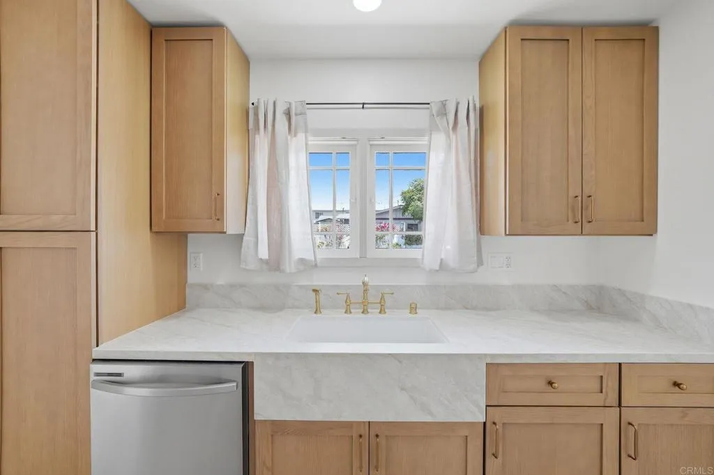 https://cdn.realtyfeed.com/cdn/127/306779045/837793fcb3eb9ec77cab27c642a9060c.webp