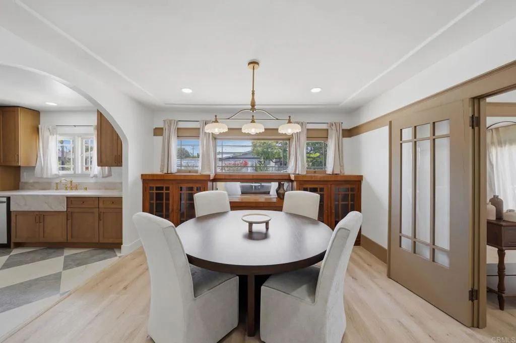 https://cdn.realtyfeed.com/cdn/127/306779045/95b9ef3f04c1bd07be567c240d7bce08.webp