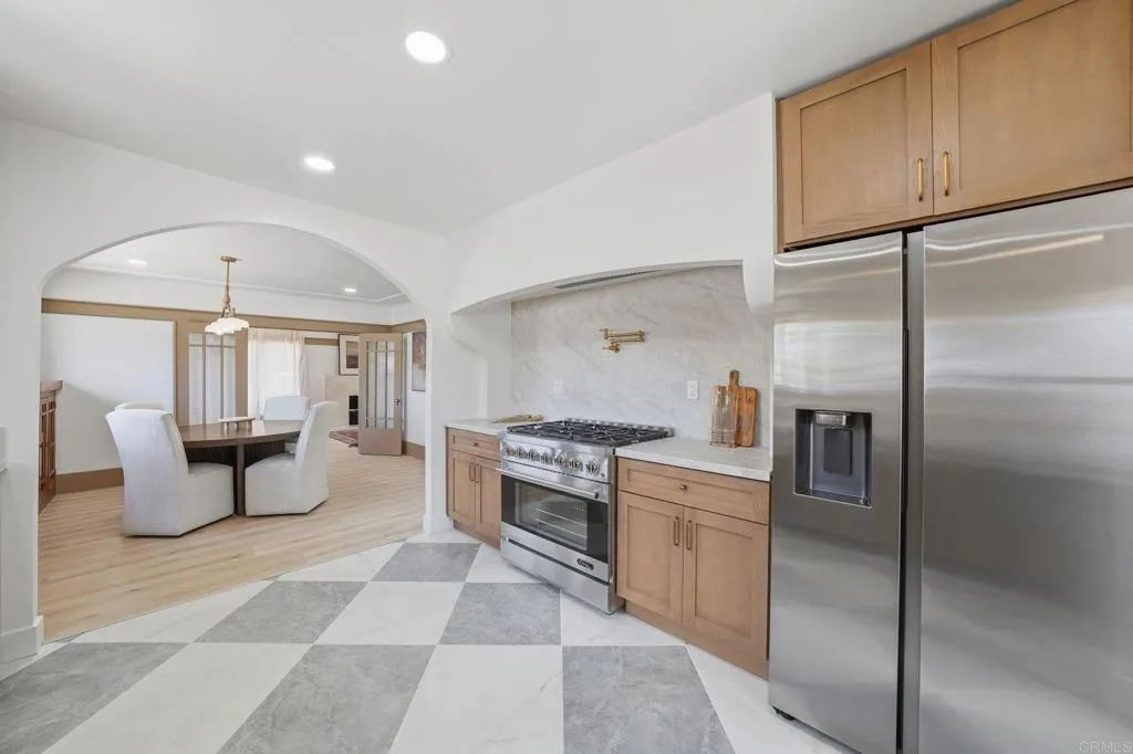 https://cdn.realtyfeed.com/cdn/127/306779045/c2cc9dfe5b5102a79b94d7551d9ac2b6.webp