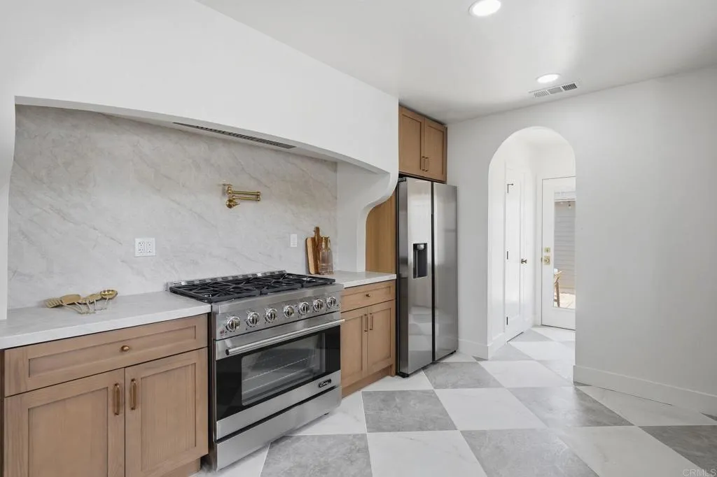 https://cdn.realtyfeed.com/cdn/127/306779045/efdb6e709a6b0b01ce1b0c13427e3a08.webp