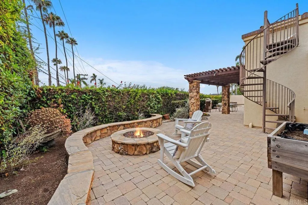 https://cdn.realtyfeed.com/cdn/127/306779054/49c17caf841cdb19d35cb34913477d04.webp
