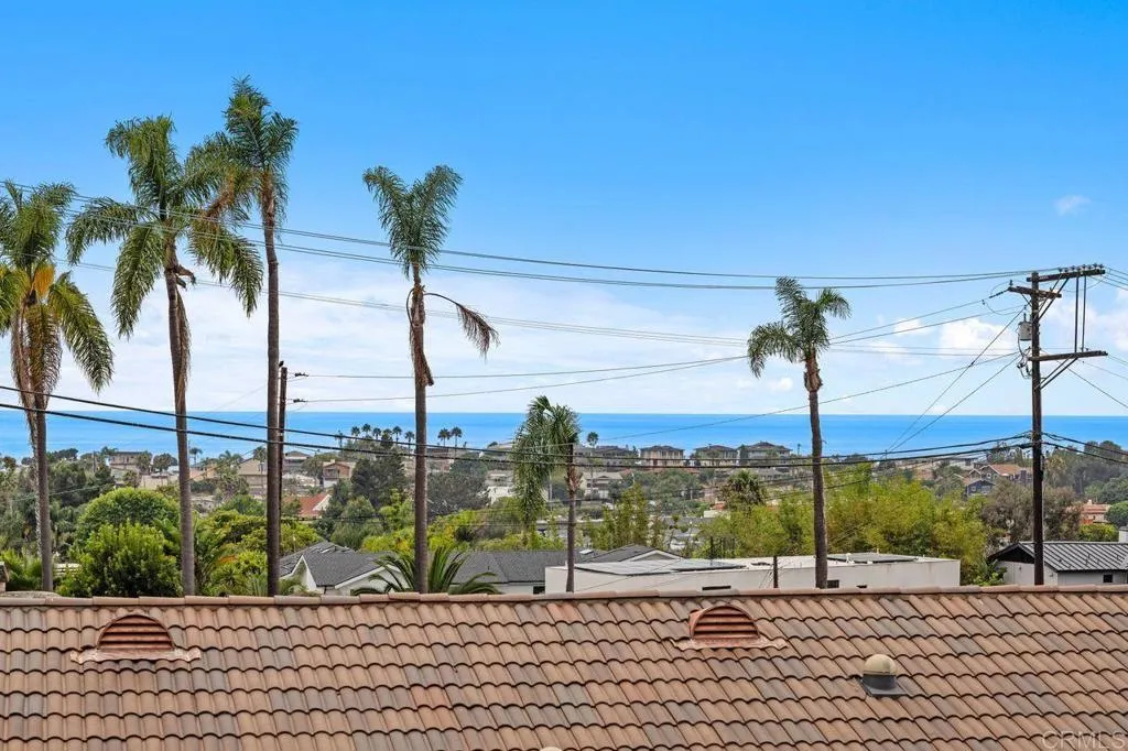 https://cdn.realtyfeed.com/cdn/127/306779054/e48135e12cbb8b34b0116aa23619656a.webp