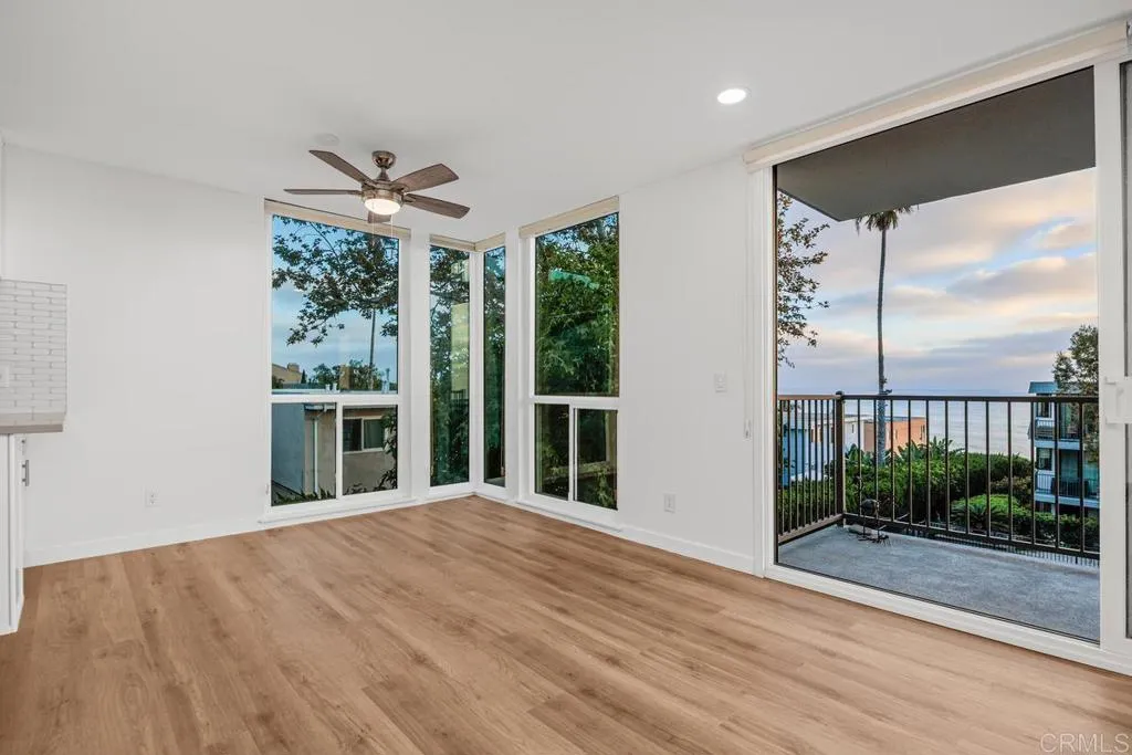 424 Stratford Court Unit A21, Del Mar, CA 92014 - Photo 5 of 26, Del Mar, CA