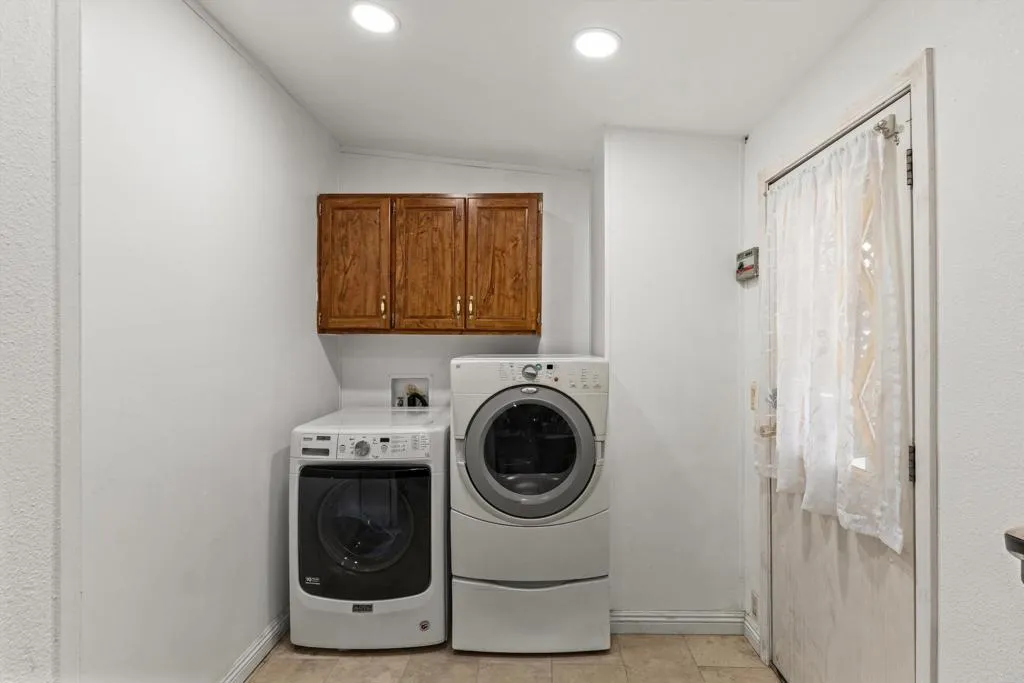 https://cdn.realtyfeed.com/cdn/127/306779106/1d9ca607d895336d0353cef754c2da85.webp