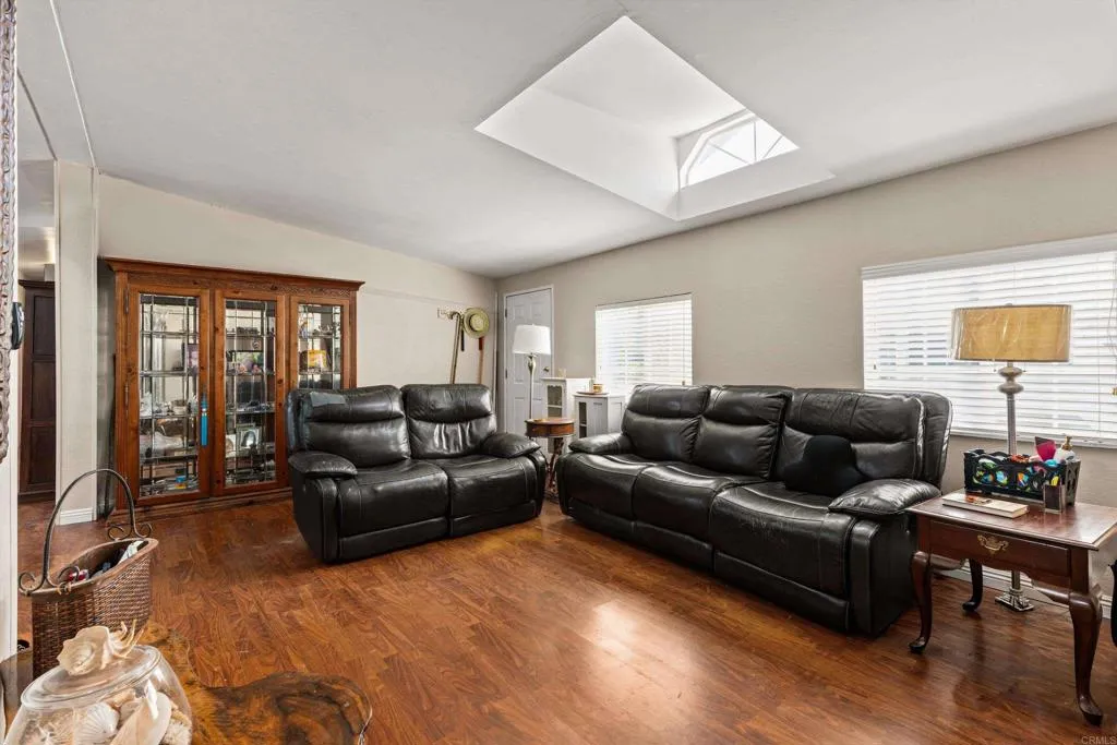 https://cdn.realtyfeed.com/cdn/127/306779106/3effab5e8718f9f78369b4bbe2af03e1.webp