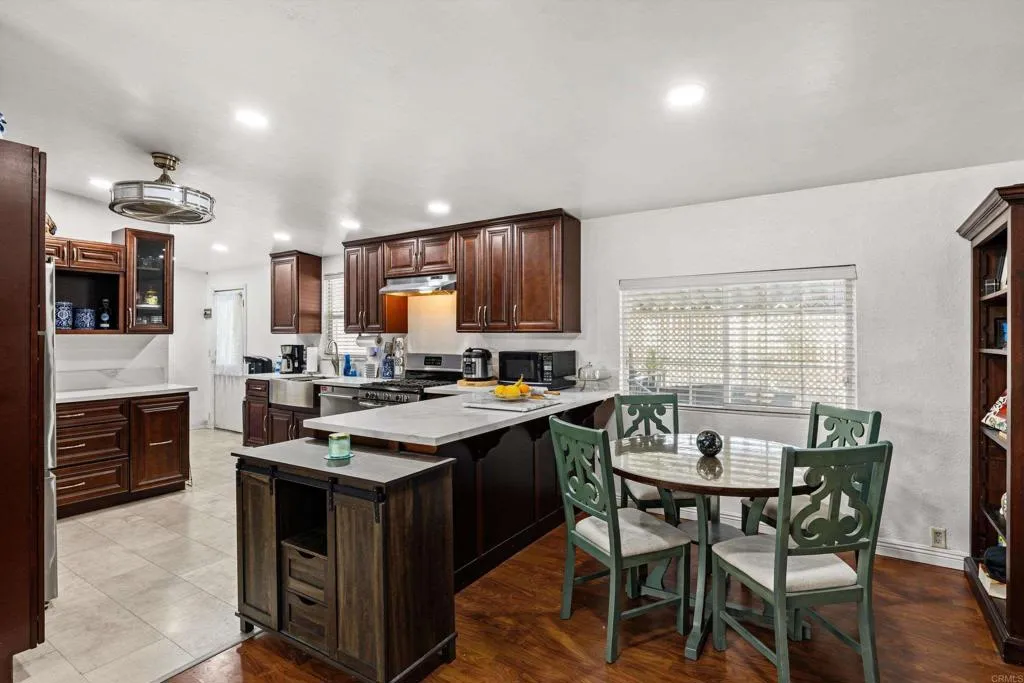 https://cdn.realtyfeed.com/cdn/127/306779106/6803531d16f37ca612983fb646aaa86d.webp