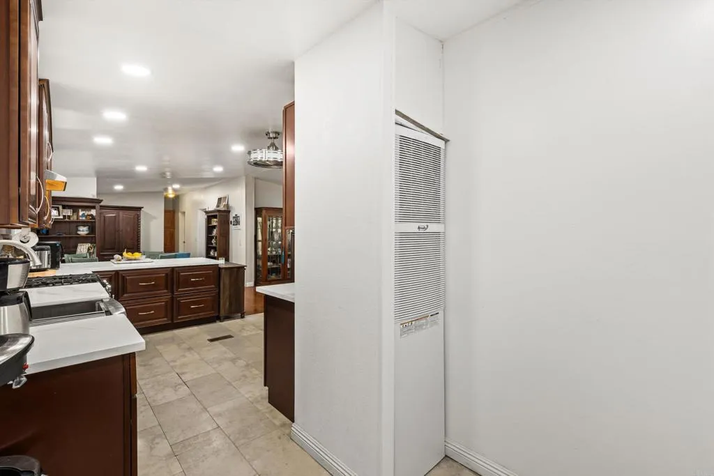 https://cdn.realtyfeed.com/cdn/127/306779106/d067358e139779bad8da8931a588e8f7.webp