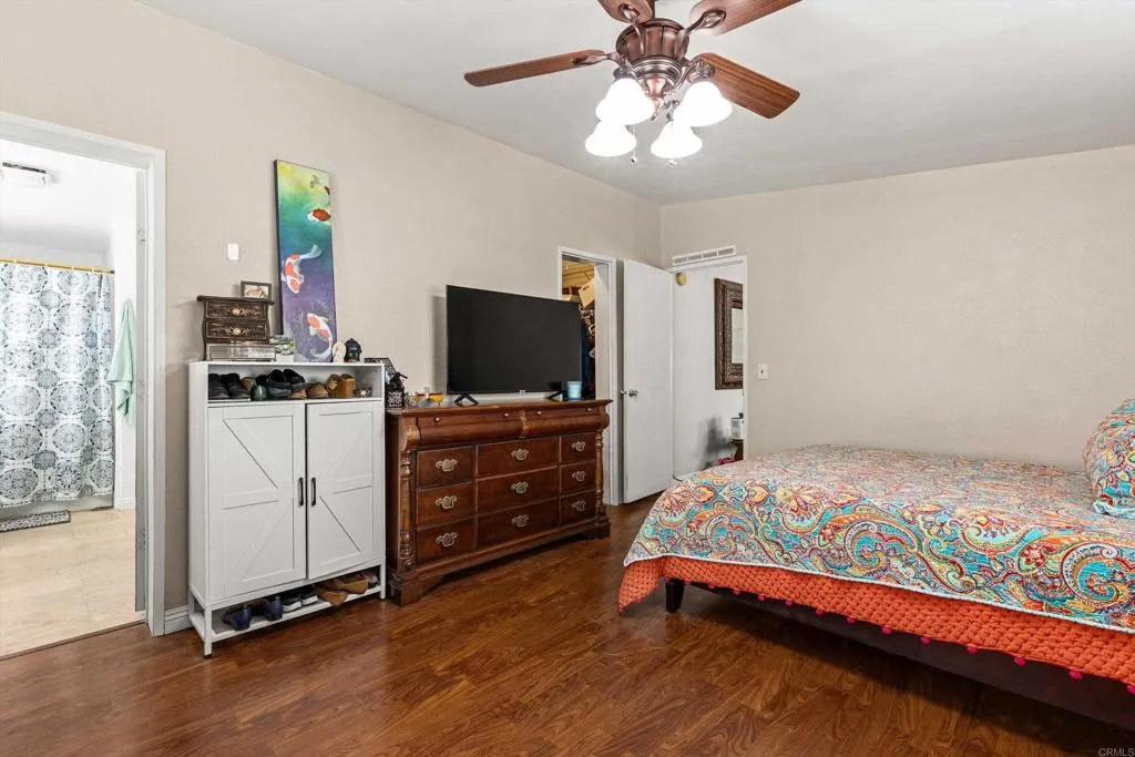 https://cdn.realtyfeed.com/cdn/127/306779106/e521aa1fe5cbe68eec396d715a5cbb6e.webp