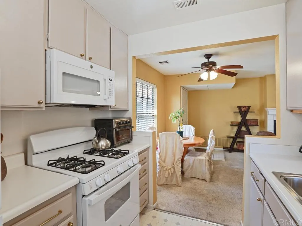 https://cdn.realtyfeed.com/cdn/127/306779112/1beaf4bd506f36fab8bbcf1323e02fb6.webp