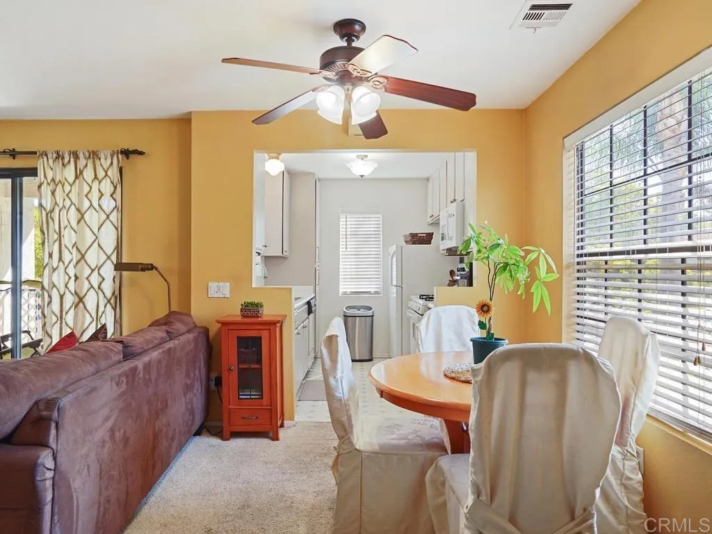 https://cdn.realtyfeed.com/cdn/127/306779112/66bd9eebda00bf7d3770daf22f1815a7.webp