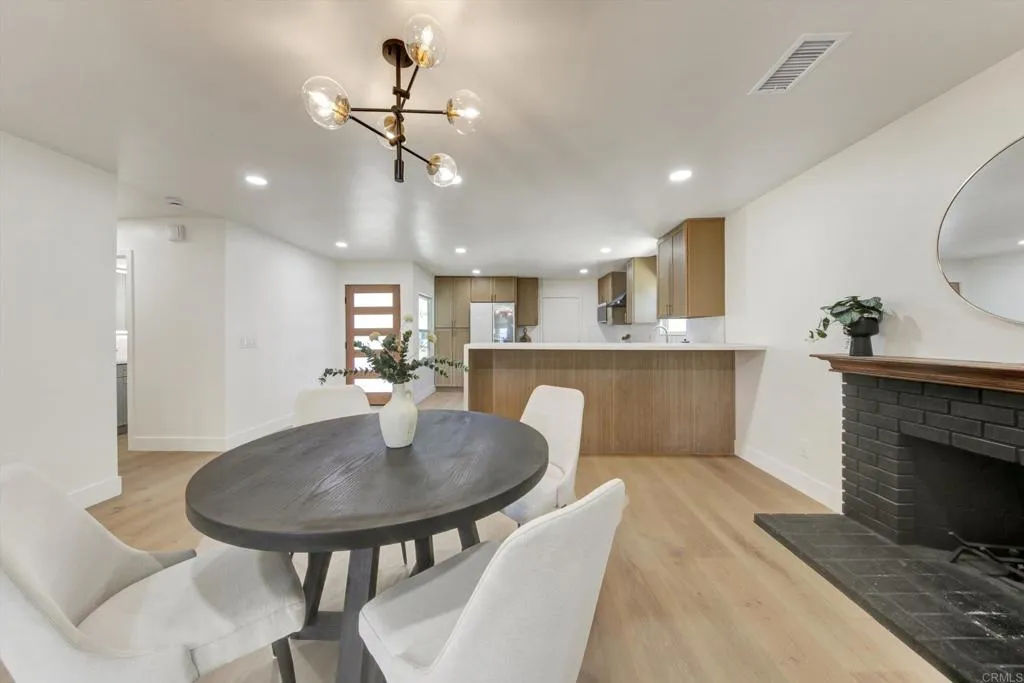 https://cdn.realtyfeed.com/cdn/127/306779142/227a03a6e73efd5a8d74240dfdbfcdbb.webp