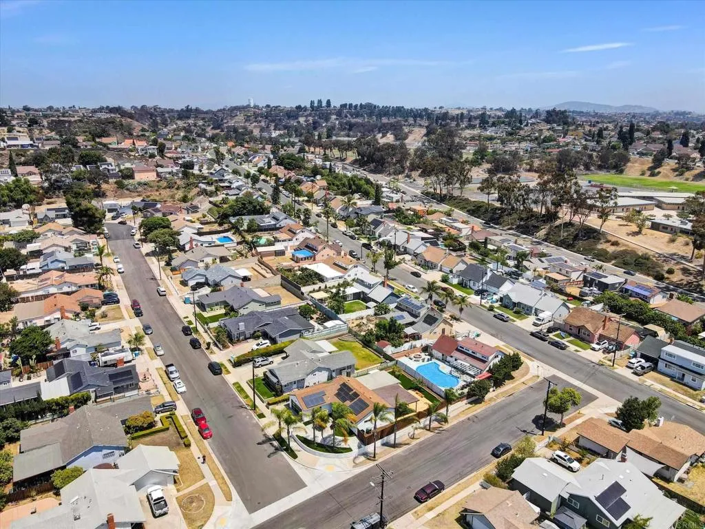 https://cdn.realtyfeed.com/cdn/127/306779142/98ba24d22560168e84daf8f54fa04dd8.webp