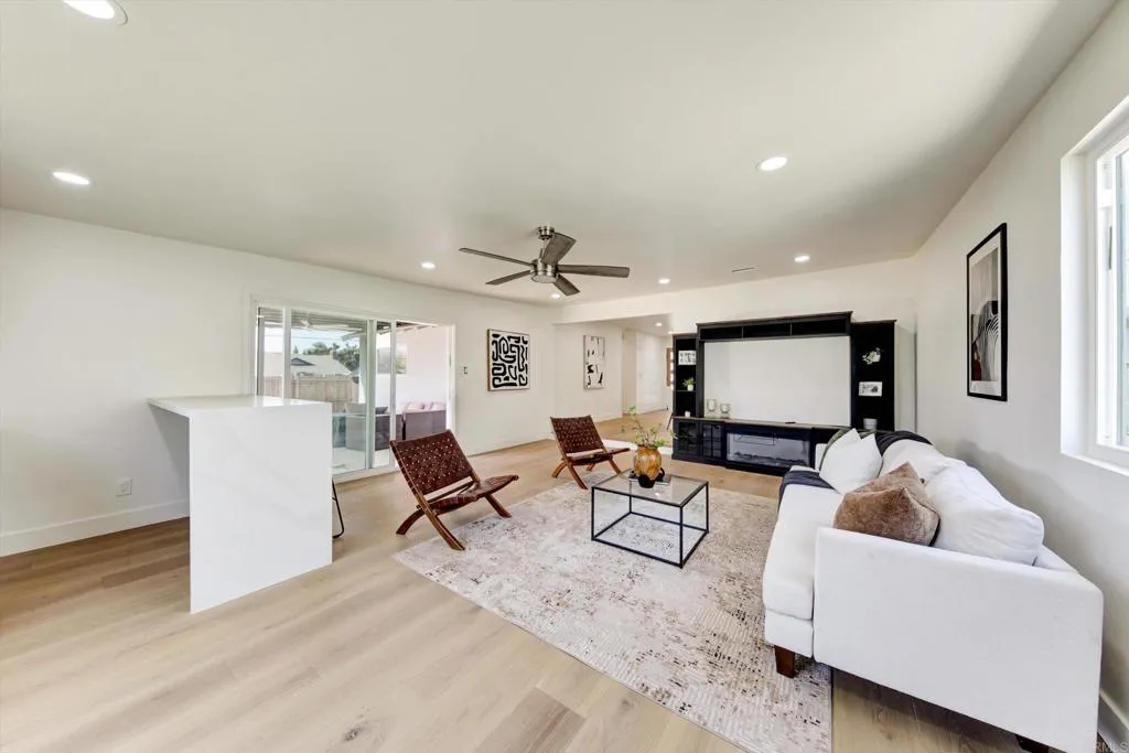 https://cdn.realtyfeed.com/cdn/127/306779142/e4a37be2ffa2b3fae5508787e119a323.webp