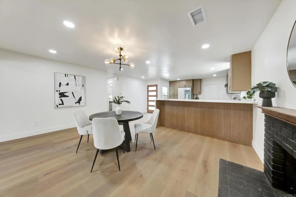 https://cdn.realtyfeed.com/cdn/127/306779142/f07576bc09834633d28f2e1468afcaac.webp