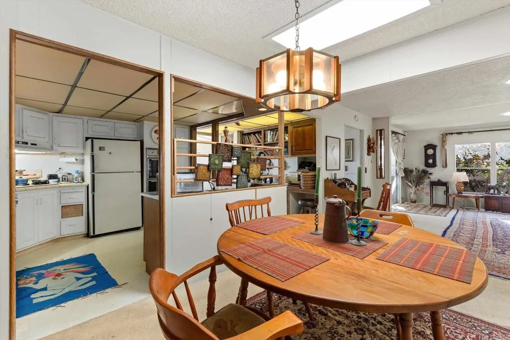 https://cdn.realtyfeed.com/cdn/127/306779293/1b94b267b40a0b65ef0976ceb403be5e.webp