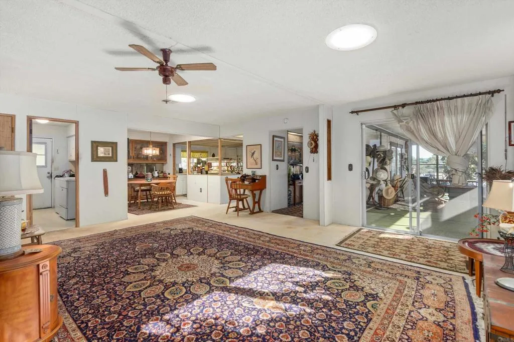 https://cdn.realtyfeed.com/cdn/127/306779293/8d407d60e2f9774eaa651aa0ad926e63.webp