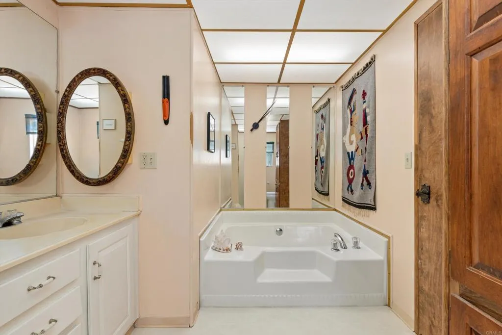 https://cdn.realtyfeed.com/cdn/127/306779293/c3d4e5e5d4e4467893bbf34c64fbdd9e.webp