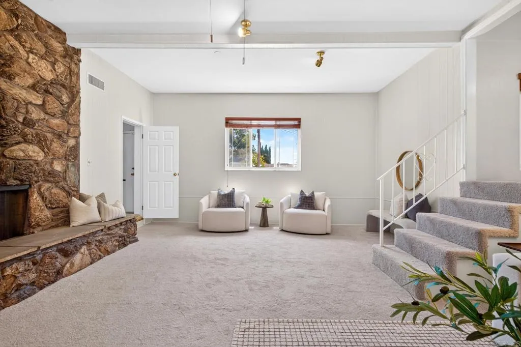 https://cdn.realtyfeed.com/cdn/127/306779414/10268701bf4547da8a1cf7423c94ef9f.webp
