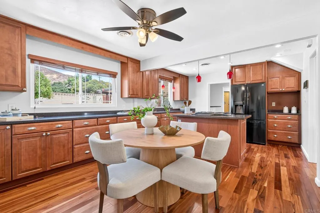 https://cdn.realtyfeed.com/cdn/127/306779414/491c63d04b8753c8a7e2ff201f968e92.webp