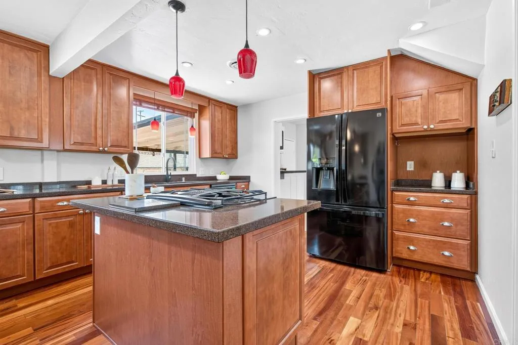 https://cdn.realtyfeed.com/cdn/127/306779414/4f32bbac6c0b7a07a43f65dc678d6006.webp