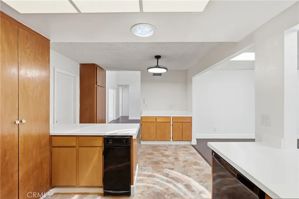 https://cdn.realtyfeed.com/cdn/127/306779416/27624bb00a92f71554c6526bc22262cb.webp