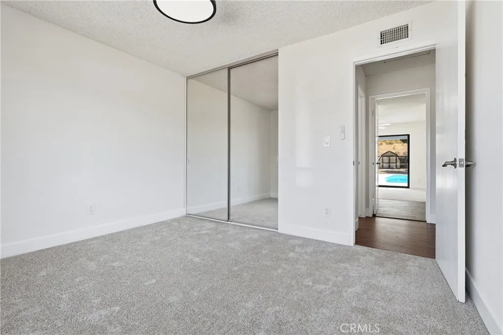 https://cdn.realtyfeed.com/cdn/127/306779416/a47d400ced3135246c65fcd55a534f1b.webp