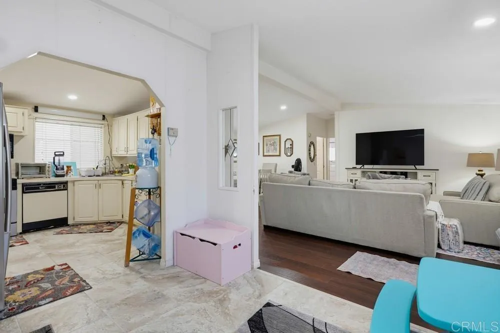 https://cdn.realtyfeed.com/cdn/127/306779456/676972affc921cab9d7810d7cee8f7db.webp