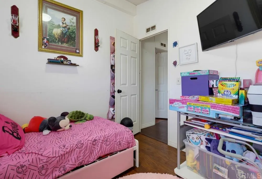 https://cdn.realtyfeed.com/cdn/127/306779456/89f35e944ae032d6c22193a36533ddfa.webp
