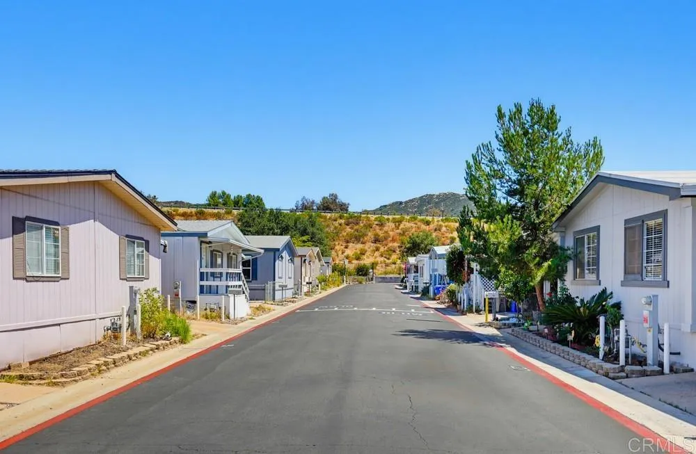https://cdn.realtyfeed.com/cdn/127/306779456/9825523560215dea8bb24e1a7719e418.webp