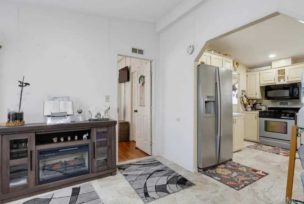 https://cdn.realtyfeed.com/cdn/127/306779456/d25246d5237795ef9e2dbac15027a691.webp