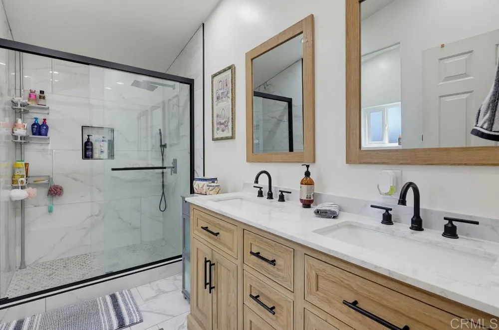 https://cdn.realtyfeed.com/cdn/127/306779456/da20d2d192ce94237043f4d8d20a1ad3.webp