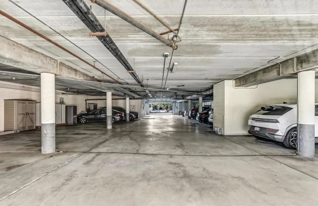 https://cdn.realtyfeed.com/cdn/127/306779467/34c5d6bbb98c8f6ba614ee56655443a3.webp