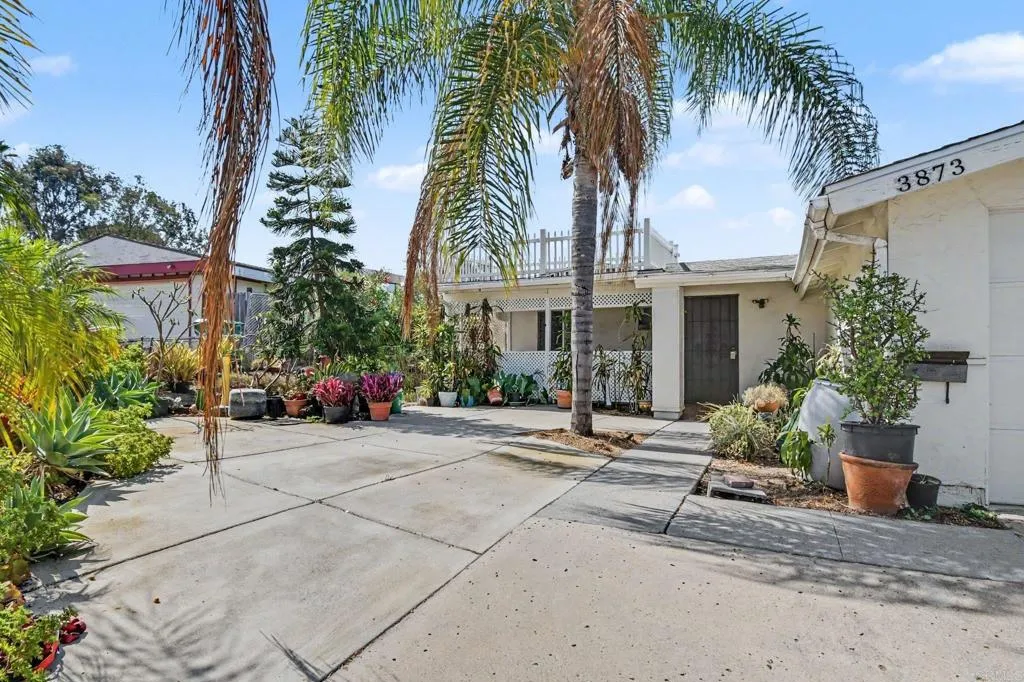 https://cdn.realtyfeed.com/cdn/127/306779475/365f548194632ca1ea9eee7332189afc.webp