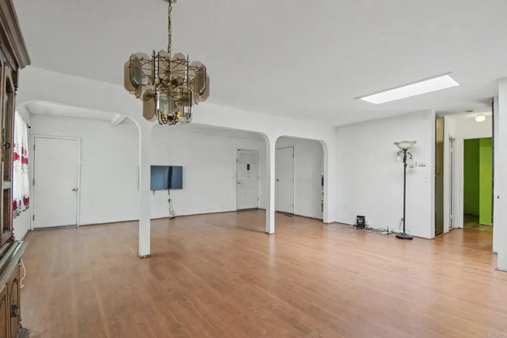 https://cdn.realtyfeed.com/cdn/127/306779475/46bad57869d17521721f9e00eb434e0c.webp